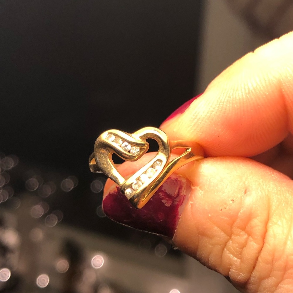 💍💍 Gold Ring with Diamond Chips 💍💍